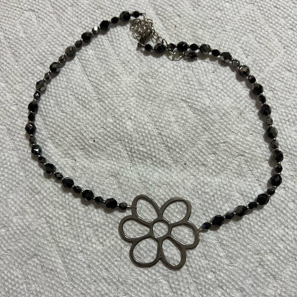 Beautiful silver tone black necklace